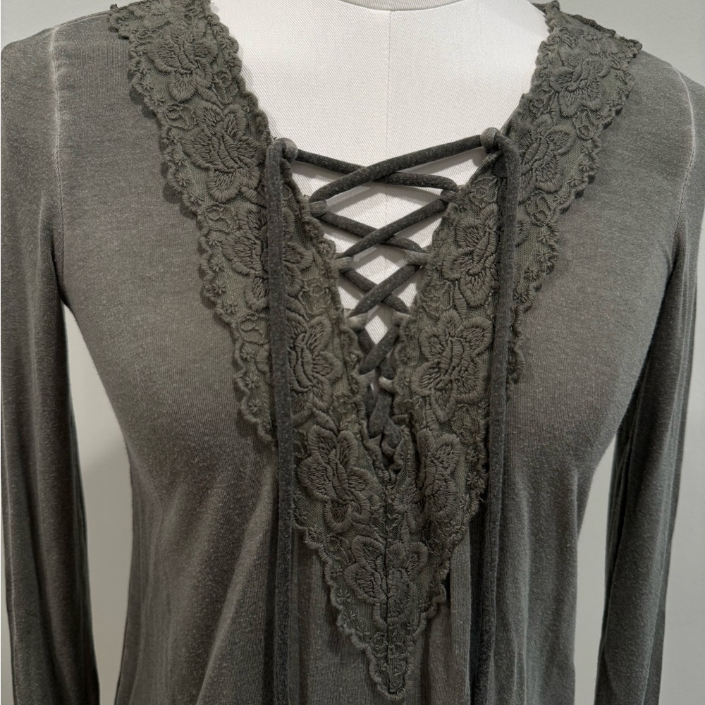 AE Soft Tee - Picture 2 of 4